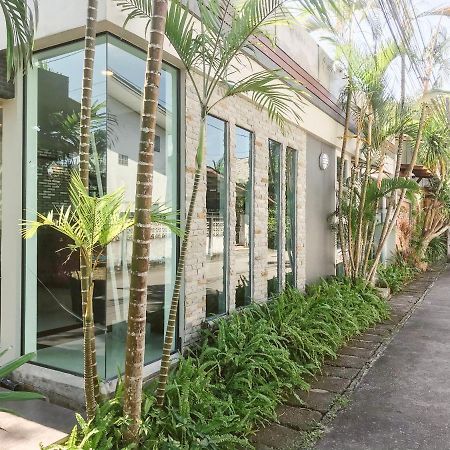 Cafe'@Luv22 Hotel Phuket Екстериор снимка
