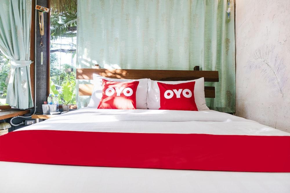 Cafe'@Luv22 Hotel Phuket Екстериор снимка