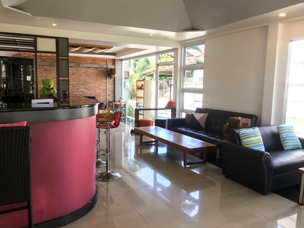Cafe'@Luv22 Hotel Phuket Екстериор снимка