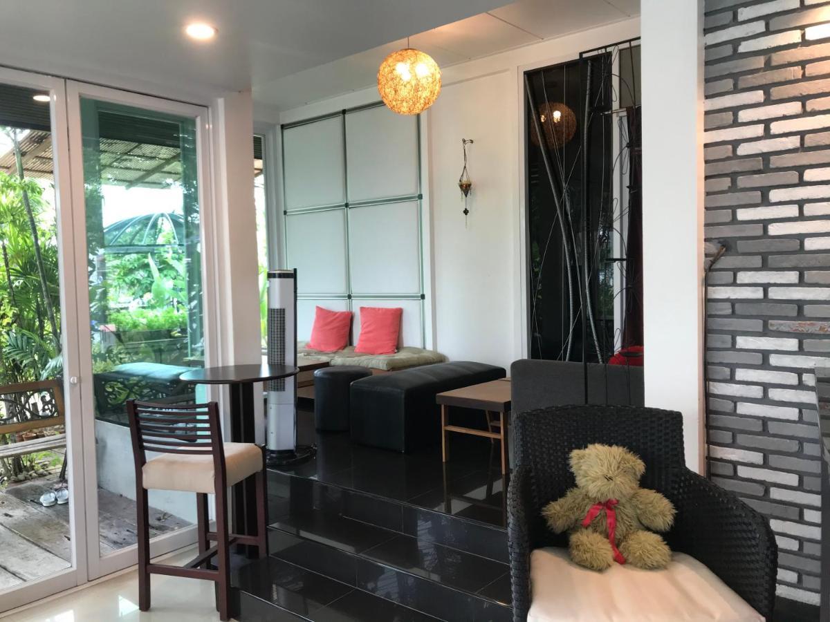 Cafe'@Luv22 Hotel Phuket Екстериор снимка