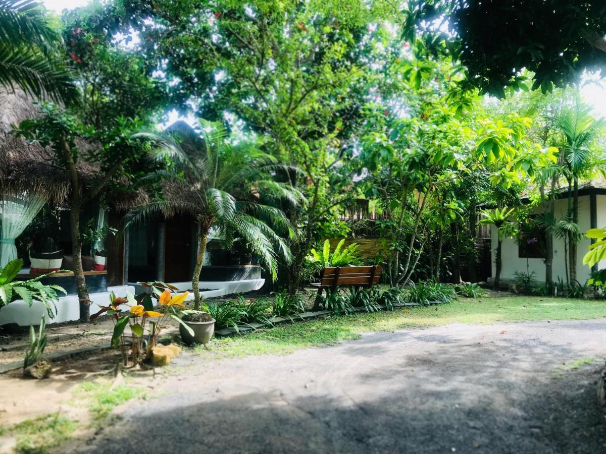 Cafe'@Luv22 Hotel Phuket Екстериор снимка