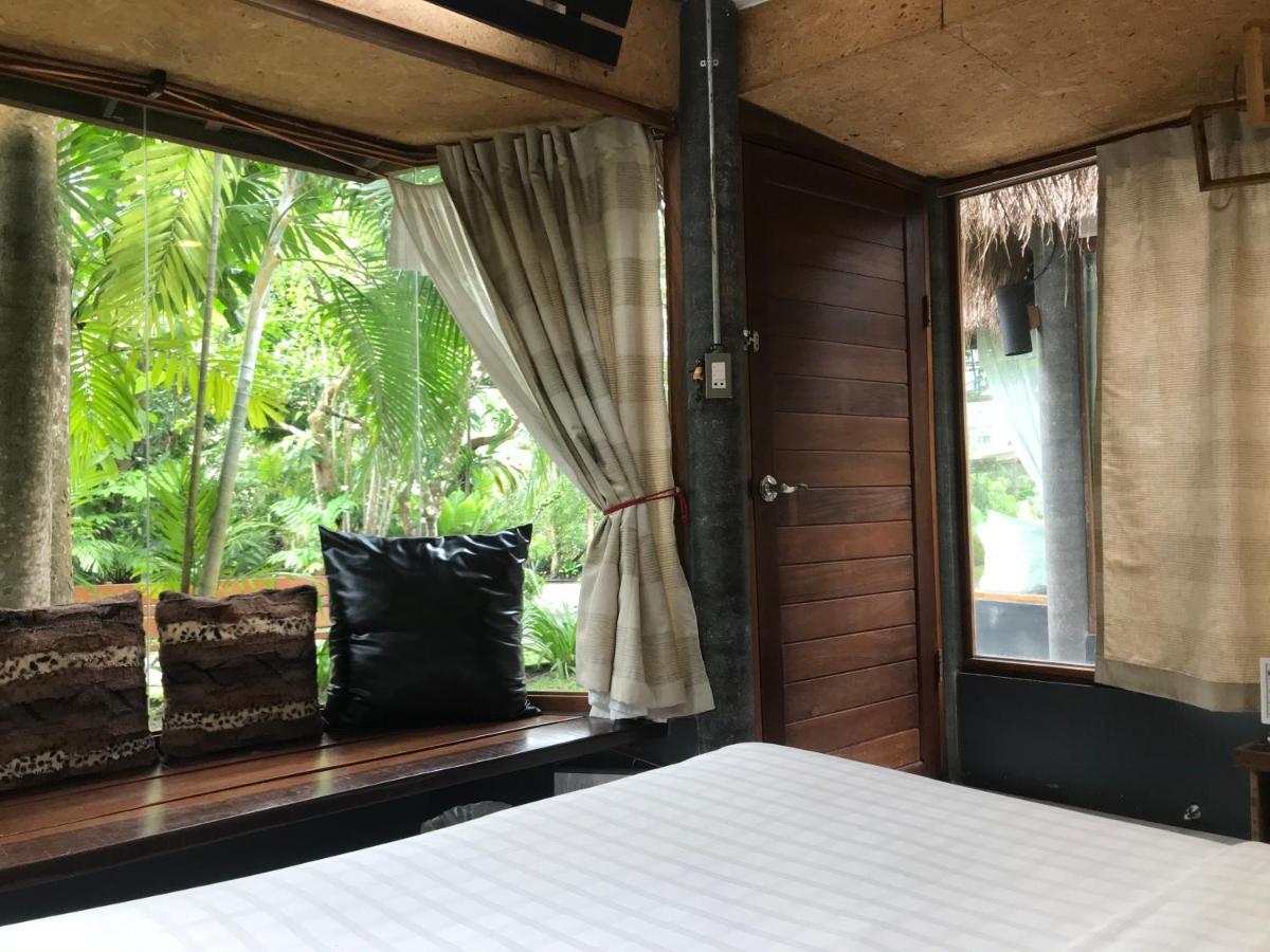 Cafe'@Luv22 Hotel Phuket Екстериор снимка