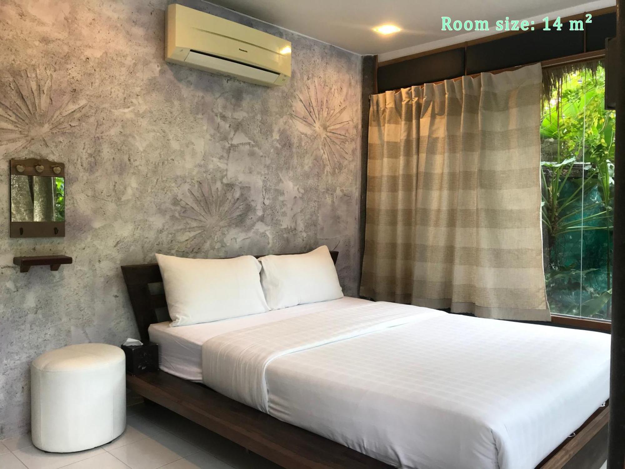 Cafe'@Luv22 Hotel Phuket Екстериор снимка