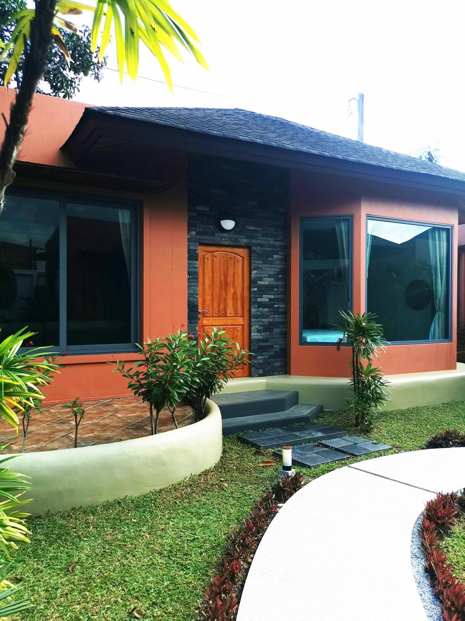 Cafe'@Luv22 Hotel Phuket Екстериор снимка